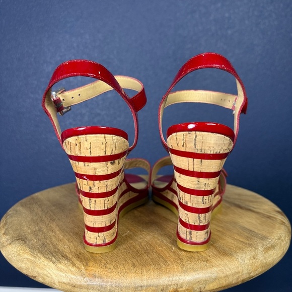 Michael Kors "Pacific" Patent Leather Striped Slingback Wedge Sandals, Size 10 - Picture 3 of 9